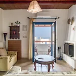 Διαμέρισμα Cosy Traditional With Shared Pool In *