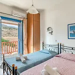 Διαμέρισμα Cosy Traditional With Shared Pool In *