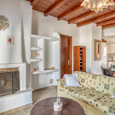 Cosy Traditional With Shared Pool In Διαμέρισμα