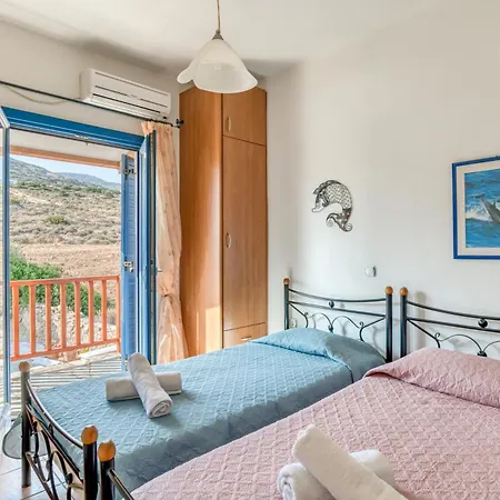 Apartment Cosy Traditional With Shared Pool In *