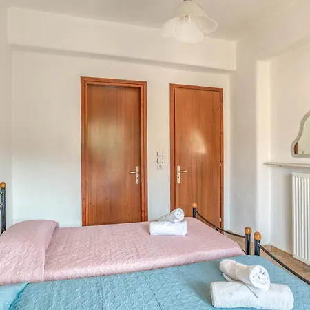 Cosy Traditional With Shared Pool In Aspro Chorio