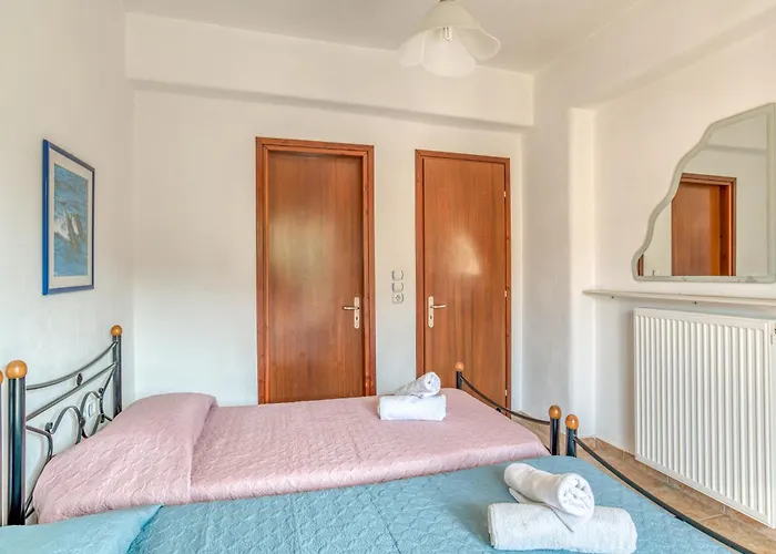 Cosy Traditional With Shared Pool In Aspro Chorio