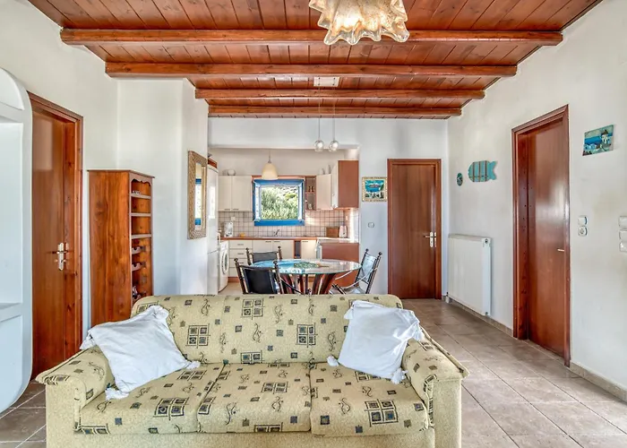 Cosy Traditional With Shared Pool In Apartamento *